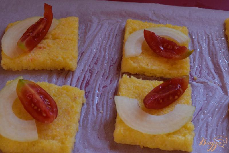 Фото приготовление рецепта: Полента с помидорами и сыром фета шаг №5