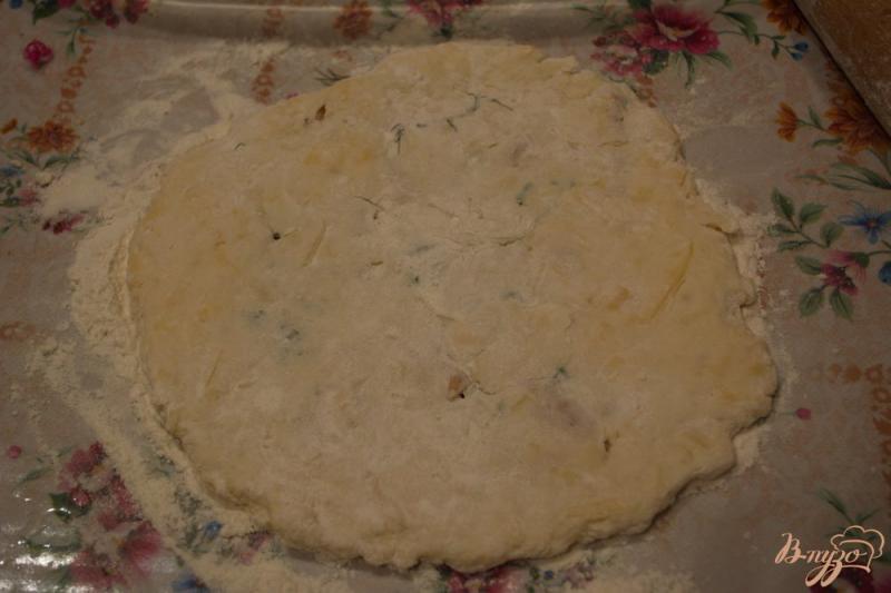 Фото приготовление рецепта: Аля осетинский пирог, но без дрожжей шаг №5