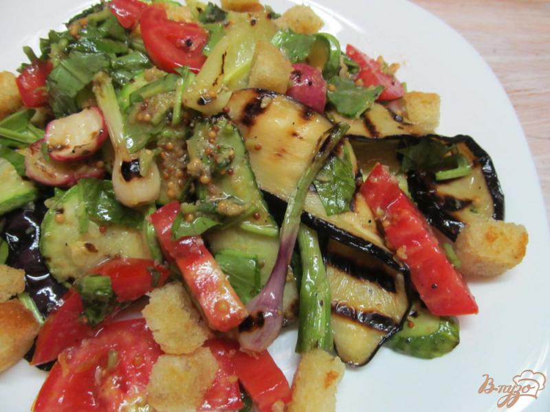 Фото приготовление рецепта: Салат из овощей приготовленных на гриле шаг №6