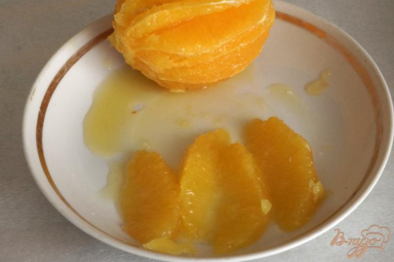 Фото приготовление рецепта: Куриные грудки в апельсиновом соусе+салат из капусты шаг №4