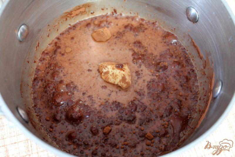 Фото приготовление рецепта: Горячий шоколад с пряностями шаг №2