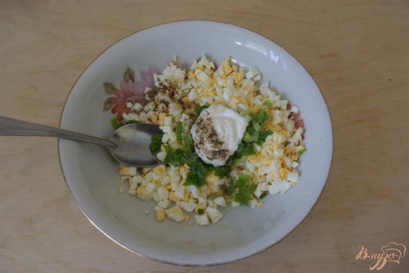 Фото приготовление рецепта: Зразы из куриного филе с яйцом и луком шаг №3