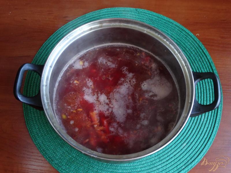 Фото приготовление рецепта: Свекольник с куриными желудочками и рисом шаг №8