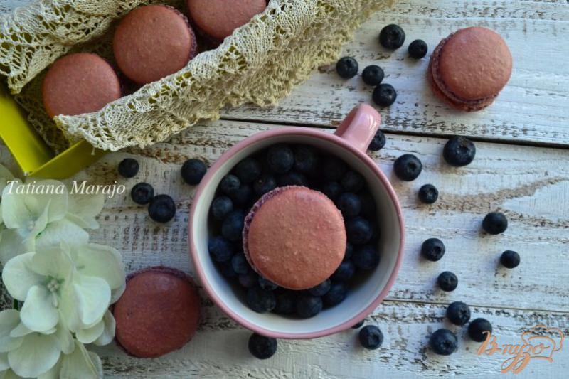 Фото приготовление рецепта: Печенье макарон с голубикой шаг №9