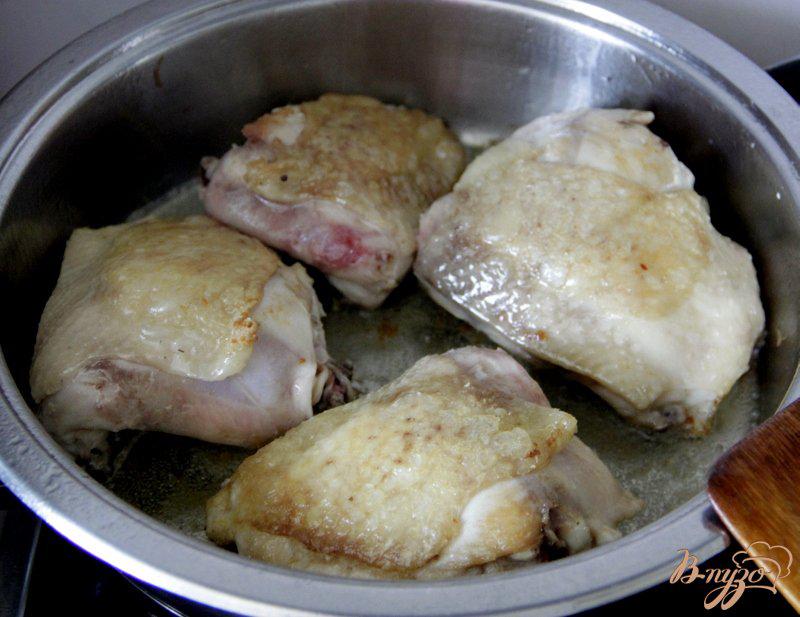 Фото приготовление рецепта: Куриные бедрышки в лечо-соусе шаг №1