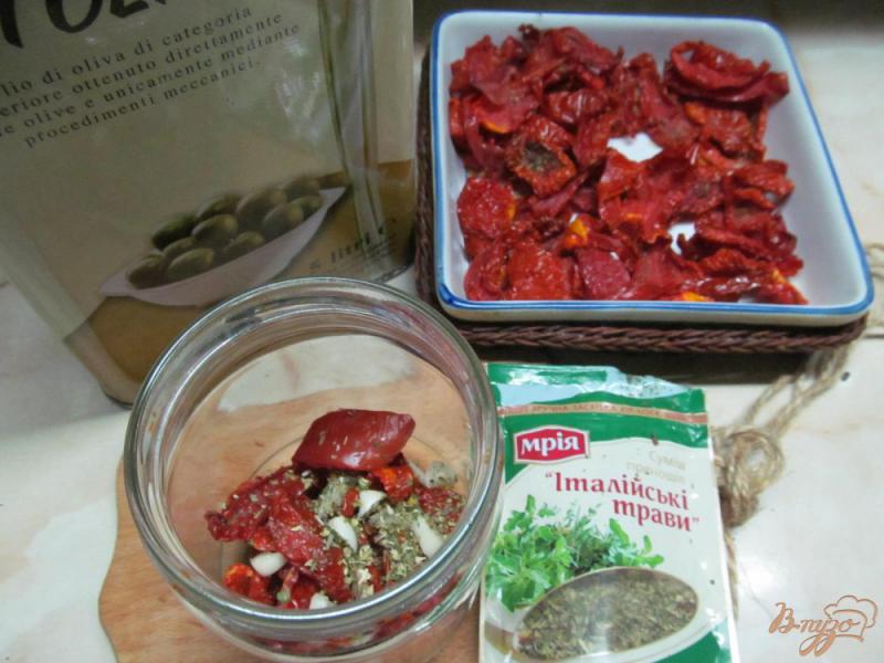 Фото приготовление рецепта: Вяленые помидоры в сушилке шаг №5