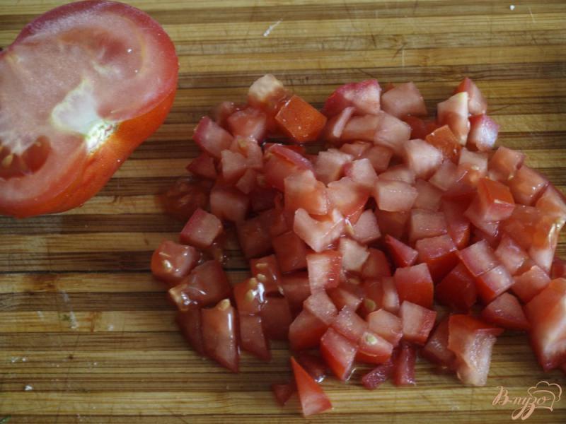 Фото приготовление рецепта: Порционный салат из тунца с овощами шаг №4