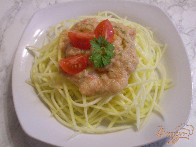 Фото приготовление рецепта: Спагетти из кабачка для сыроедческой кухни шаг №6