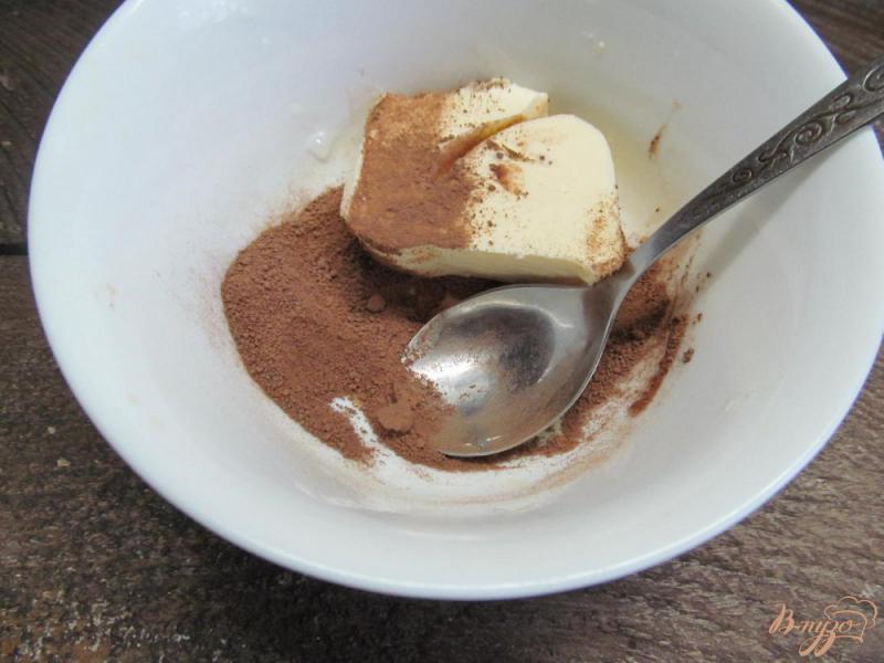 Фото приготовление рецепта: Какао со сметаной шоколадом и масло-какао шаг №3