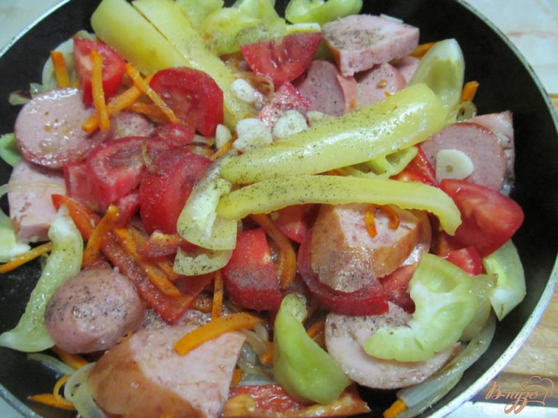Фото приготовление рецепта: Лечо с колбасками по-венгерски шаг №5