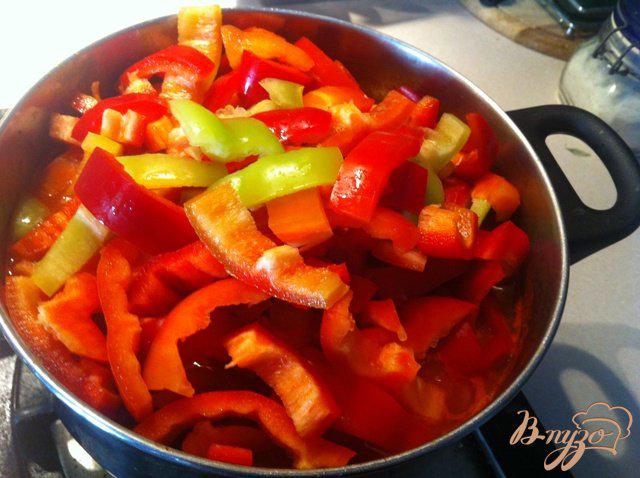 Фото приготовление рецепта: Лечо с морковью  из Будапешта шаг №7