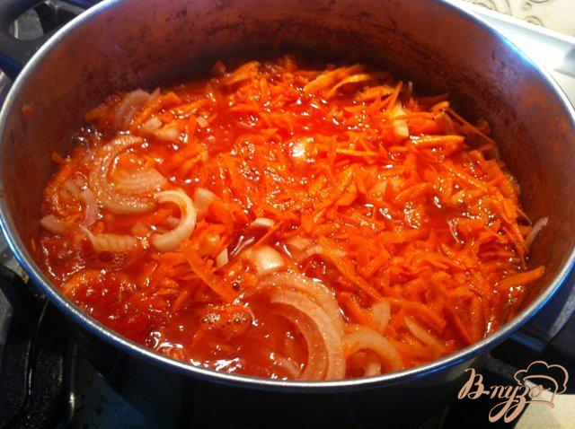 Фото приготовление рецепта: Лечо с морковью  из Будапешта шаг №6