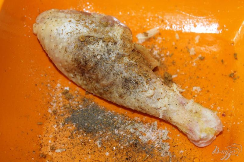 Фото приготовление рецепта: Куриная ножка запеченная с грибами под соусом бешамель шаг №2
