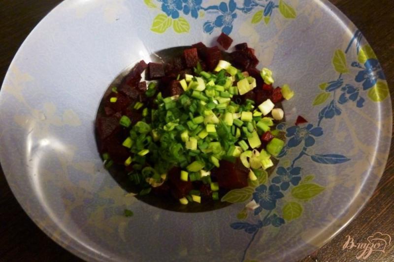 Фото приготовление рецепта: Салат из свёклы и граната шаг №2