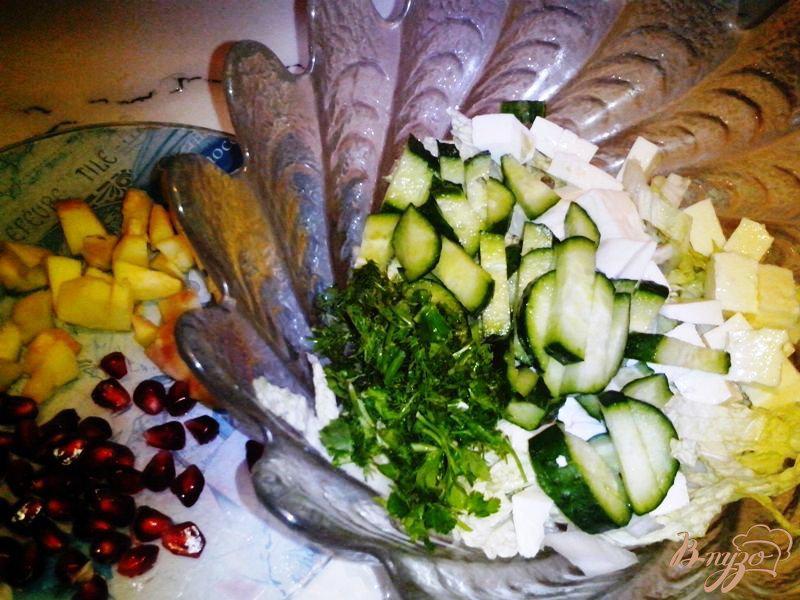 Фото приготовление рецепта: Салат на ужин с гранатом шаг №2