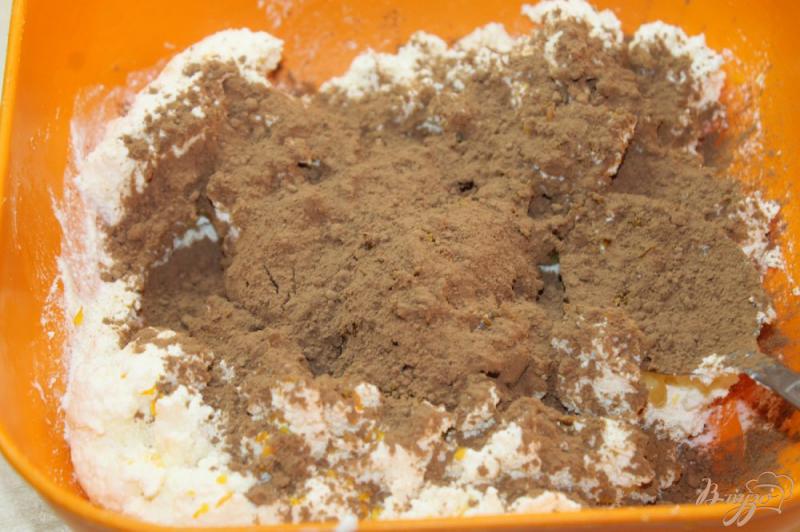 Фото приготовление рецепта: Шоколадный чизкейк с грецкими орехами шаг №7