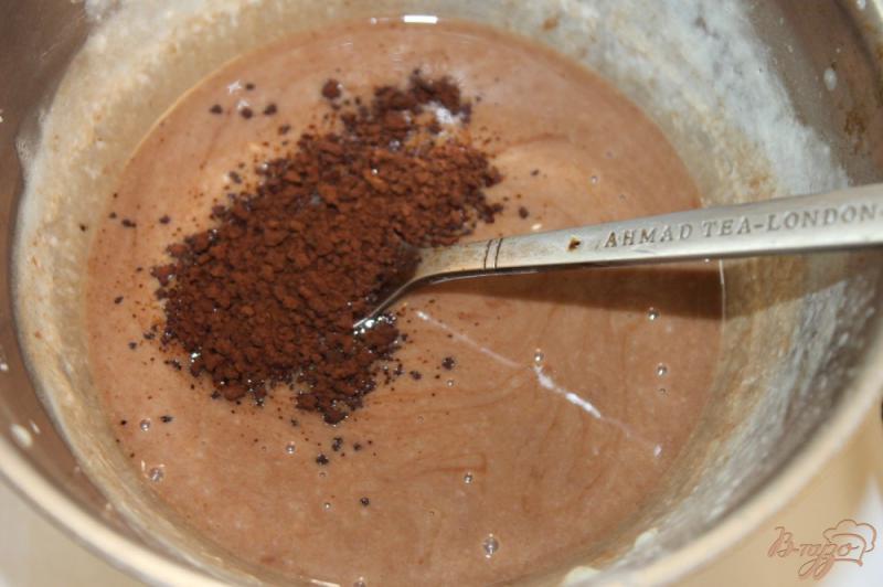 Фото приготовление рецепта: Шоколадный чизкейк с грецкими орехами шаг №12