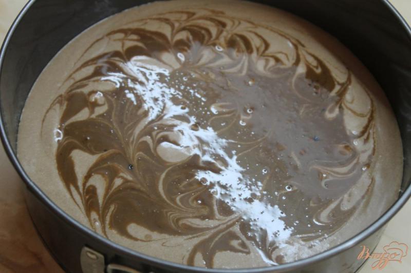 Фото приготовление рецепта: Шоколадный чизкейк с грецкими орехами шаг №14