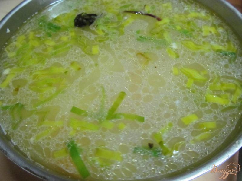 Фото приготовление рецепта: Овощной суп с горошком и ньокки шаг №3