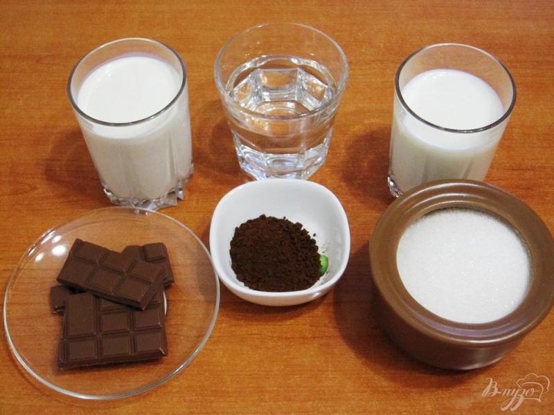 Фото приготовление рецепта: Кофе со сливками и шоколадом шаг №1