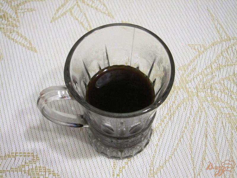 Фото приготовление рецепта: Кофе со сливками и шоколадом шаг №7