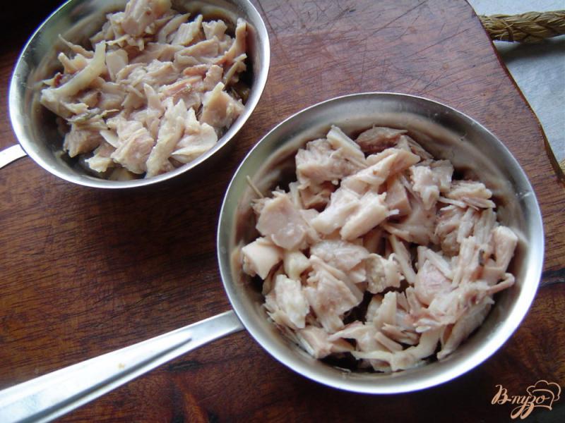 Фото приготовление рецепта: Жульен с курицей, грибами и баклажанами шаг №5