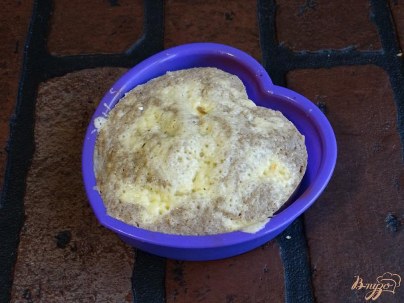 Фото приготовление рецепта: Печеночное суфле с сыром шаг №8