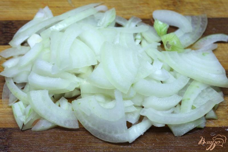 Фото приготовление рецепта: Картофель с яблоком и шафраном в духовке шаг №2