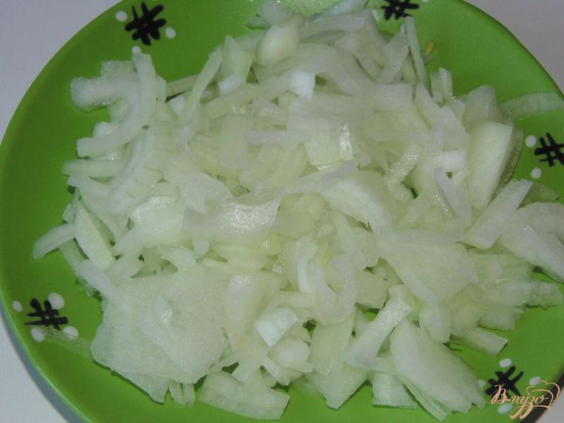 Фото приготовление рецепта: Салат из пекинской капусты с вешенками шаг №2