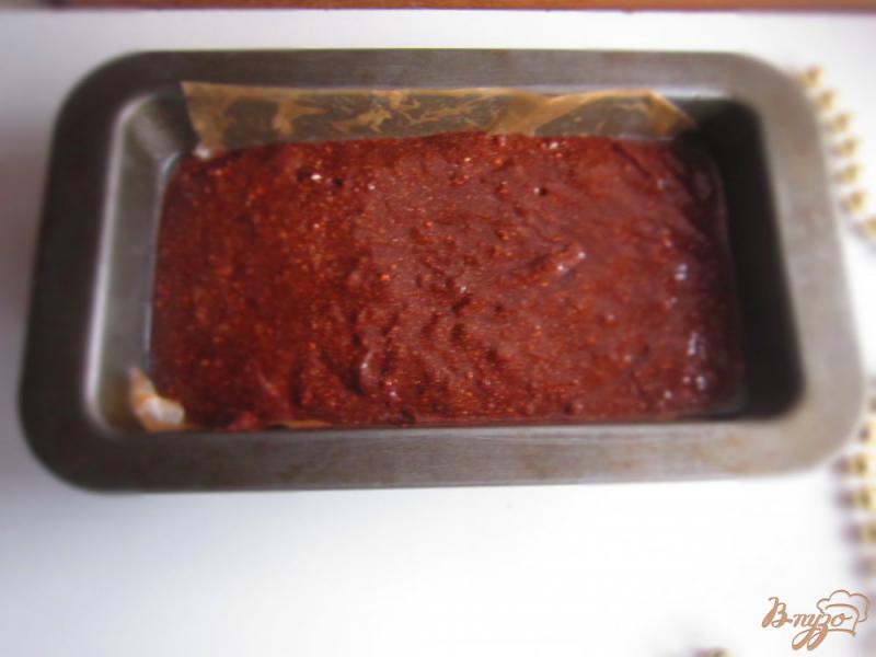 Фото приготовление рецепта: Шоколадный кекс на кефире шаг №6