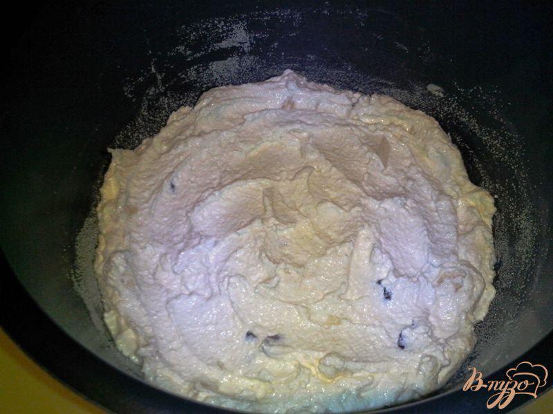 Фото приготовление рецепта: Творожная запеканка с сушёной клюквой и яблоком в мультиварке-скороварке шаг №3