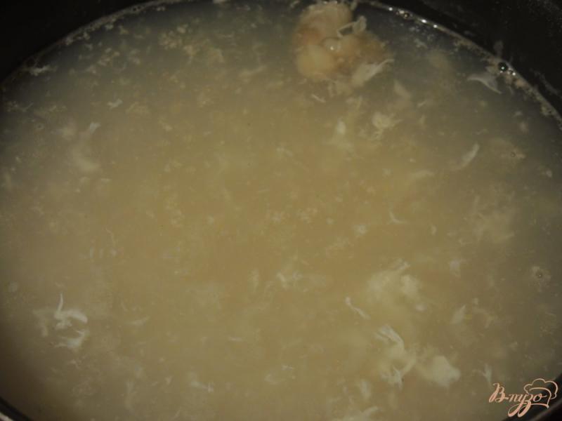 Фото приготовление рецепта: Китайский суп Три свежести шаг №11