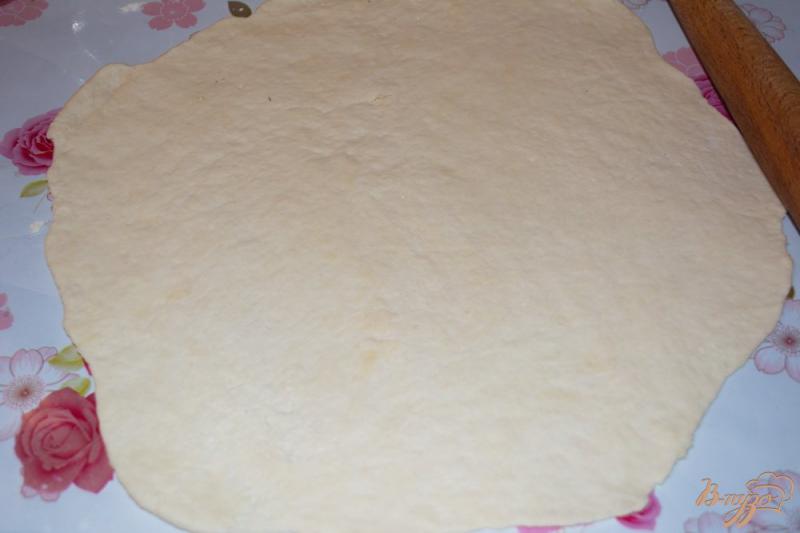 Фото приготовление рецепта: Восточные сырные лепешки быстрым способом ( Хачапури) шаг №7