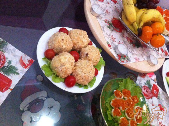 Фото приготовление рецепта: Закуска из  салата с курицей и ананаса. шаг №8