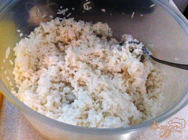 Фото приготовление рецепта: Салат с рисом и тунцом шаг №1