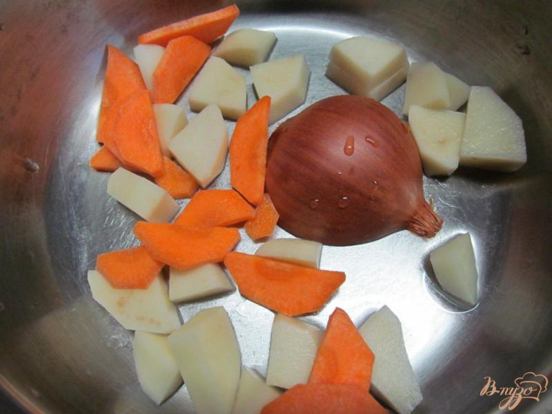 Фото приготовление рецепта: Суп из овощей с кукурузной крупой шаг №1