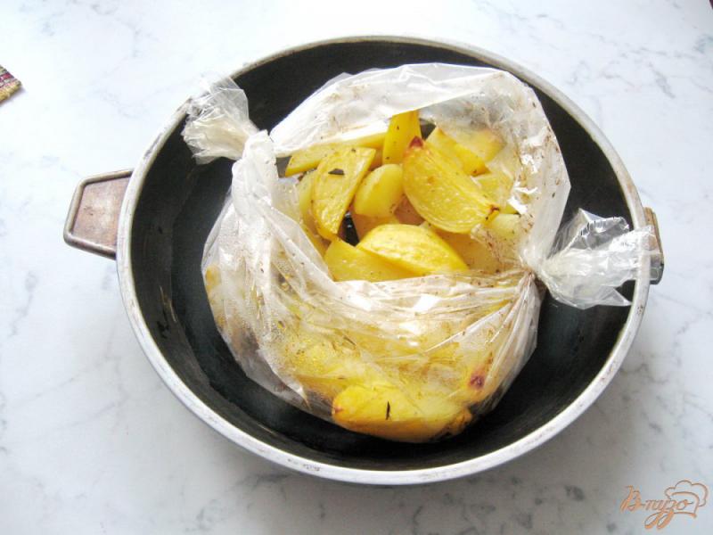 Фото приготовление рецепта: Картофель запечёный в рукаве шаг №9
