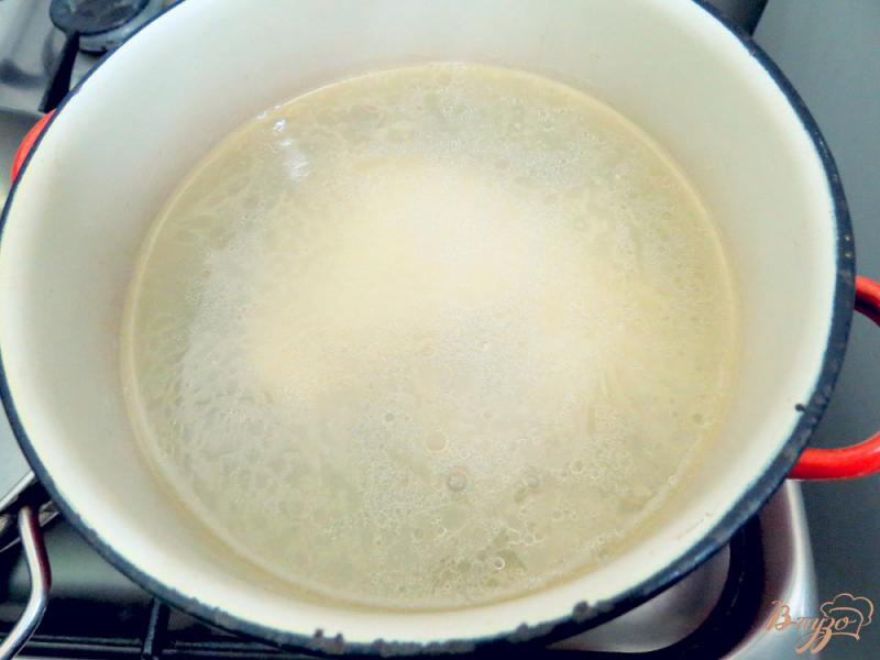 Фото приготовление рецепта: Чеснечка - чешский чесночный суп (Česnečka) шаг №2