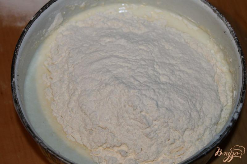 Фото приготовление рецепта: Тесто на вареники и галушки шаг №2