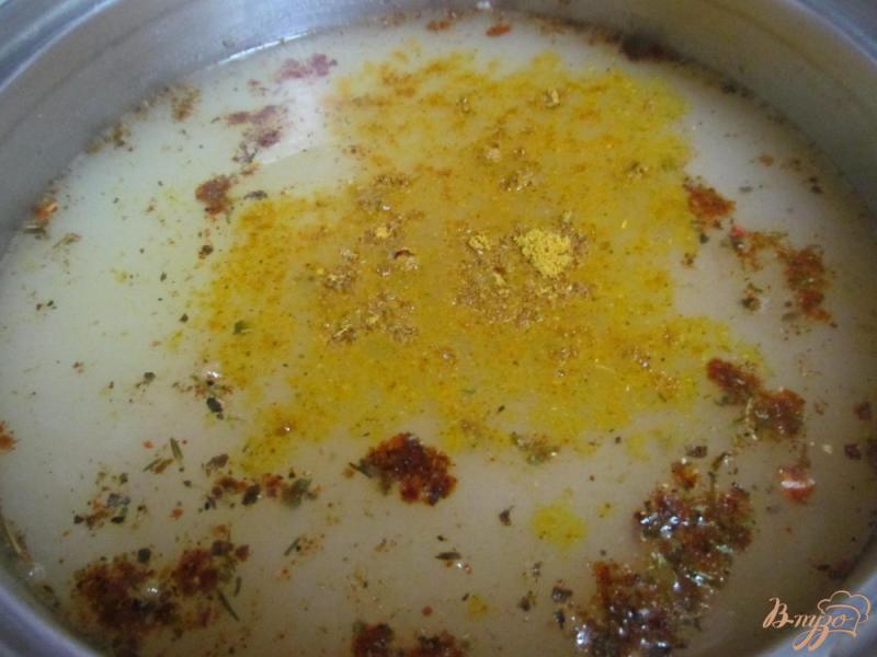 Фото приготовление рецепта: Суп с кукурузной крупой и замороженными овощами шаг №3