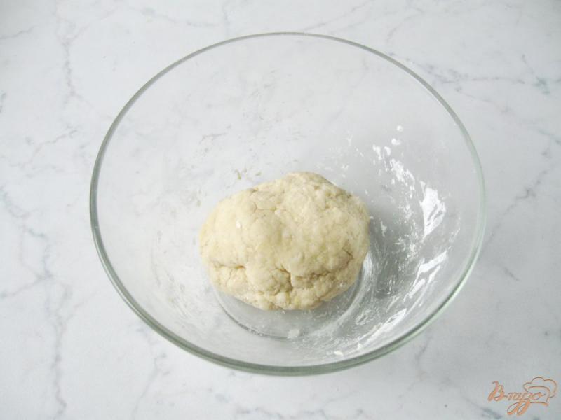 Фото приготовление рецепта: Домашняя лапша с чесноком и зеленью шаг №2