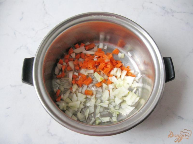 Фото приготовление рецепта: Вегетарианский суп с вермишелью и грибами шаг №1
