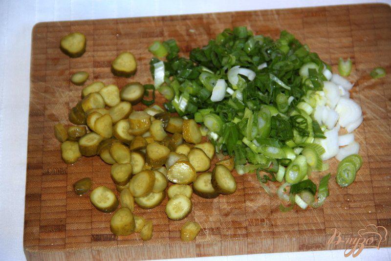 Фото приготовление рецепта: Салат из риса и тунца шаг №3