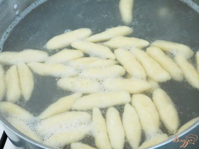 Фото приготовление рецепта: Картофельные галушки шаг №7