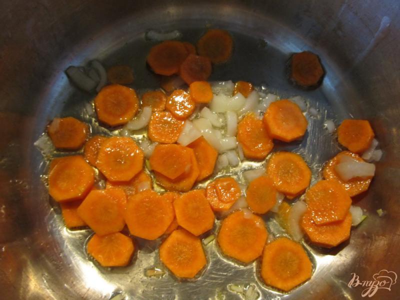 Фото приготовление рецепта: Суп-пюре из брокколи с сухариками шаг №2