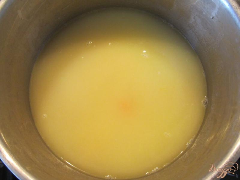 Фото приготовление рецепта: Суп-пюре из брокколи с сухариками шаг №4