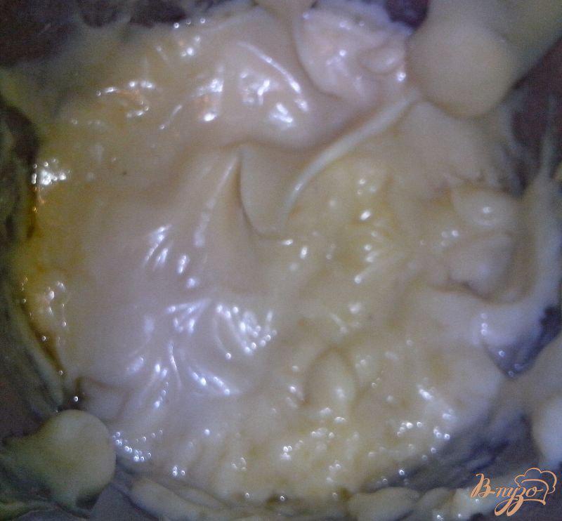 Фото приготовление рецепта: Майонез из двух видов яиц шаг №3