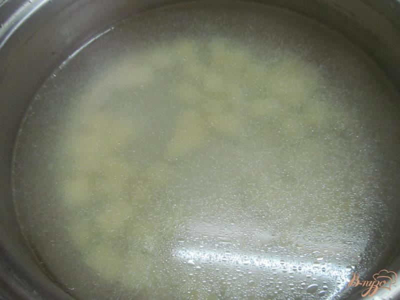 Фото приготовление рецепта: Солянка с грибами и кукурузной крупой шаг №2