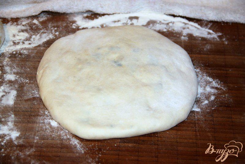 Фото приготовление рецепта: Осетинские пироги «Картофджин с брынзой» шаг №8