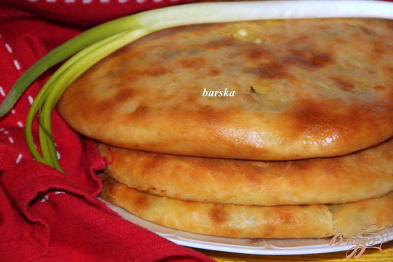 Фото приготовление рецепта: Осетинские пироги «Картофджин с брынзой» шаг №11